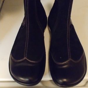 NAOT Women's size 11/42 black leather ankle boots
